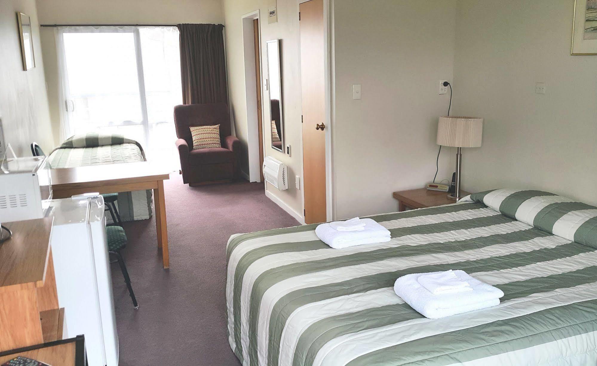 Lilybrook Motel Rangiora Bagian luar foto