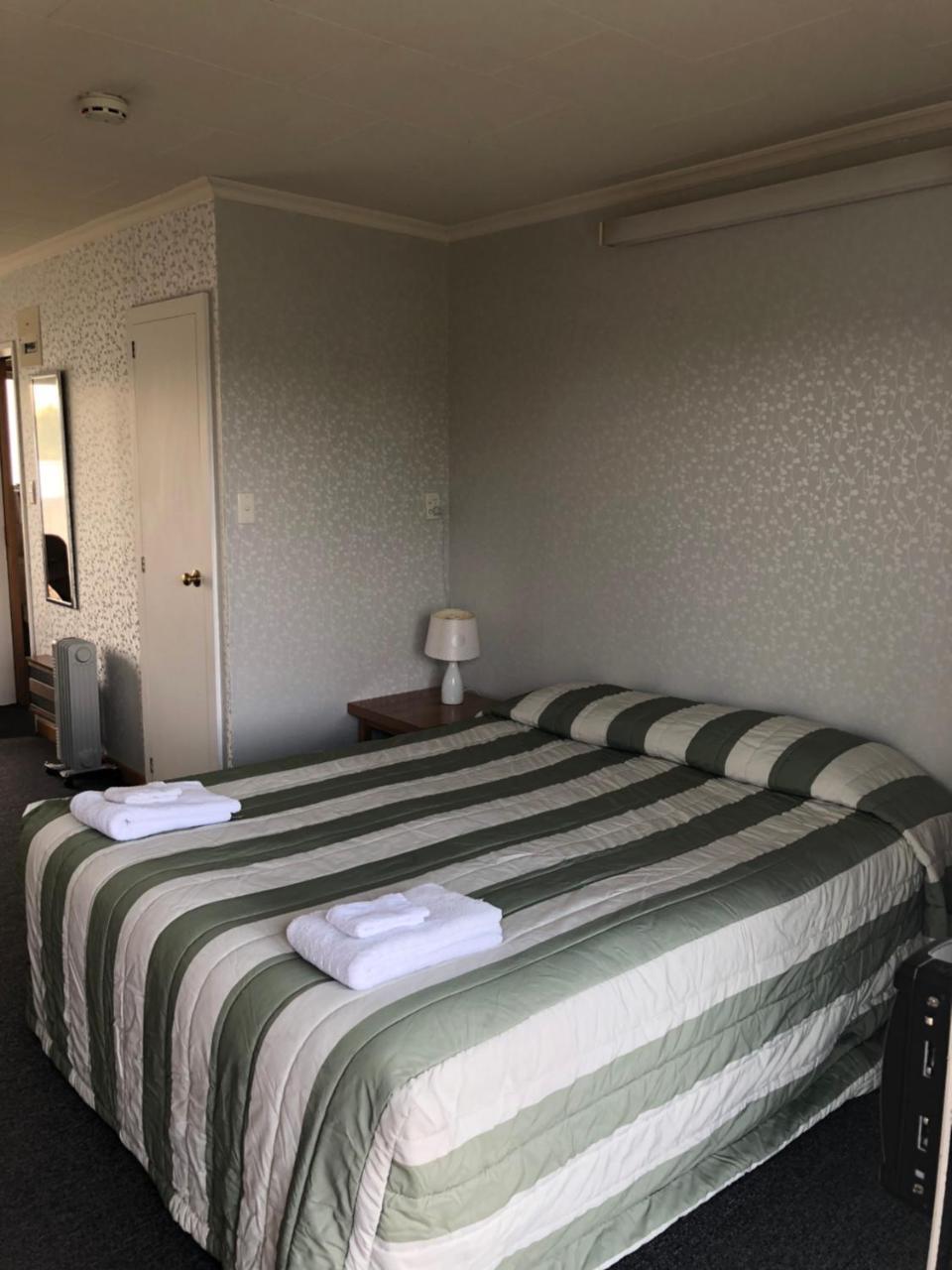 Lilybrook Motel Rangiora Bagian luar foto