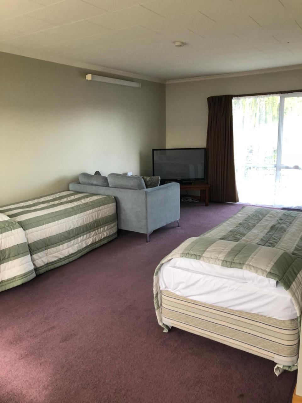 Lilybrook Motel Rangiora Bagian luar foto